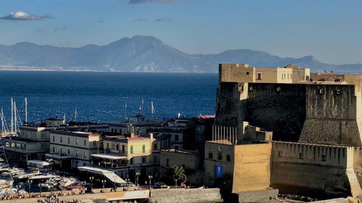 San Ferdinando Apartment | Rooftop in front of the Castle