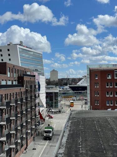 Vorstadt Apartment | Rooftop mit Fördeblick, zentral & nah am HBF