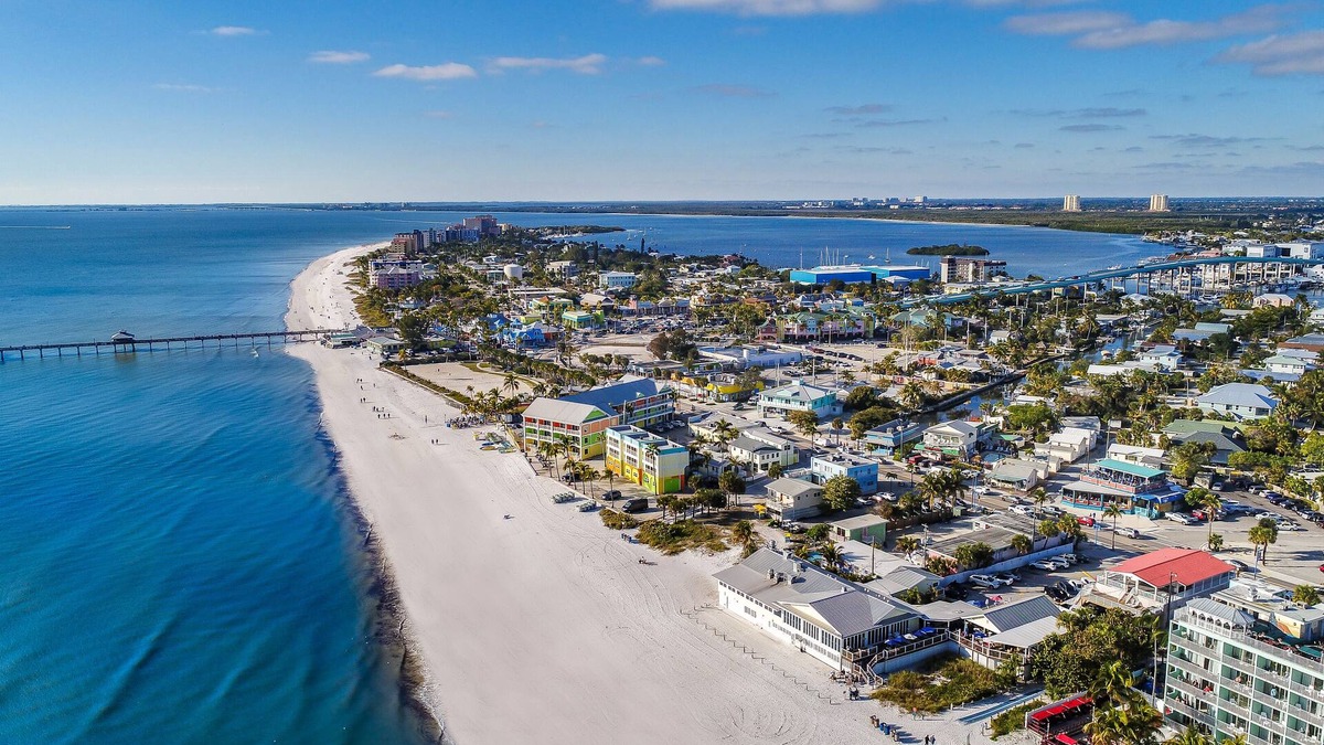 Fort Myers Beach House | Rooftop Patio w/Panoramic Views of the Gulf & Bay. WALK to everything.