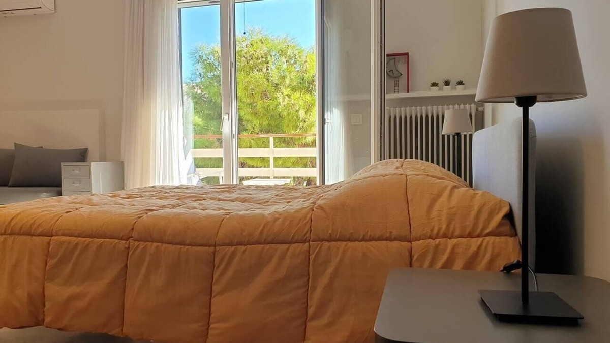 Papagou-Holargos Apartment | Rooftop Studio Apt - Metro Cholargos - 5 Min Walk