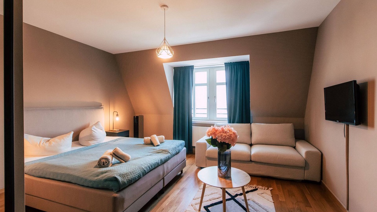 Zentrum-Ost Apartment | Rooftop Studio mit Wohnküche und Terrasse - Luga Homes - Stadthaus