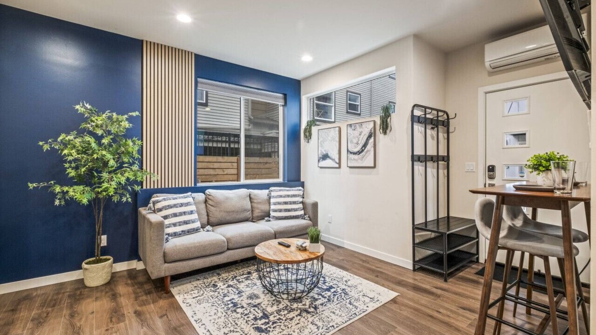 Green Lake House | Rooftop Vibes! | Greenlake | UW Near Down Town