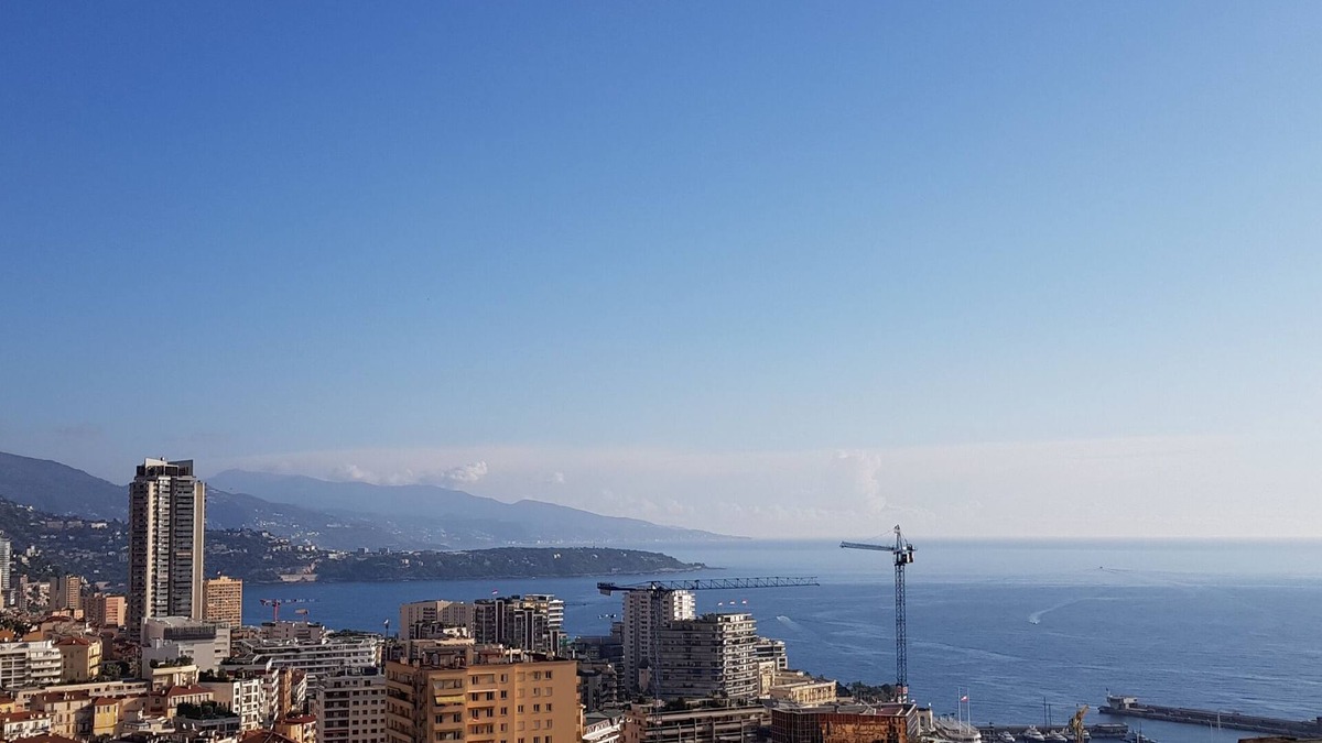 French Riviera Apartment | Rooftop villa with Jacuzzi and sea view 50m from Monaco.