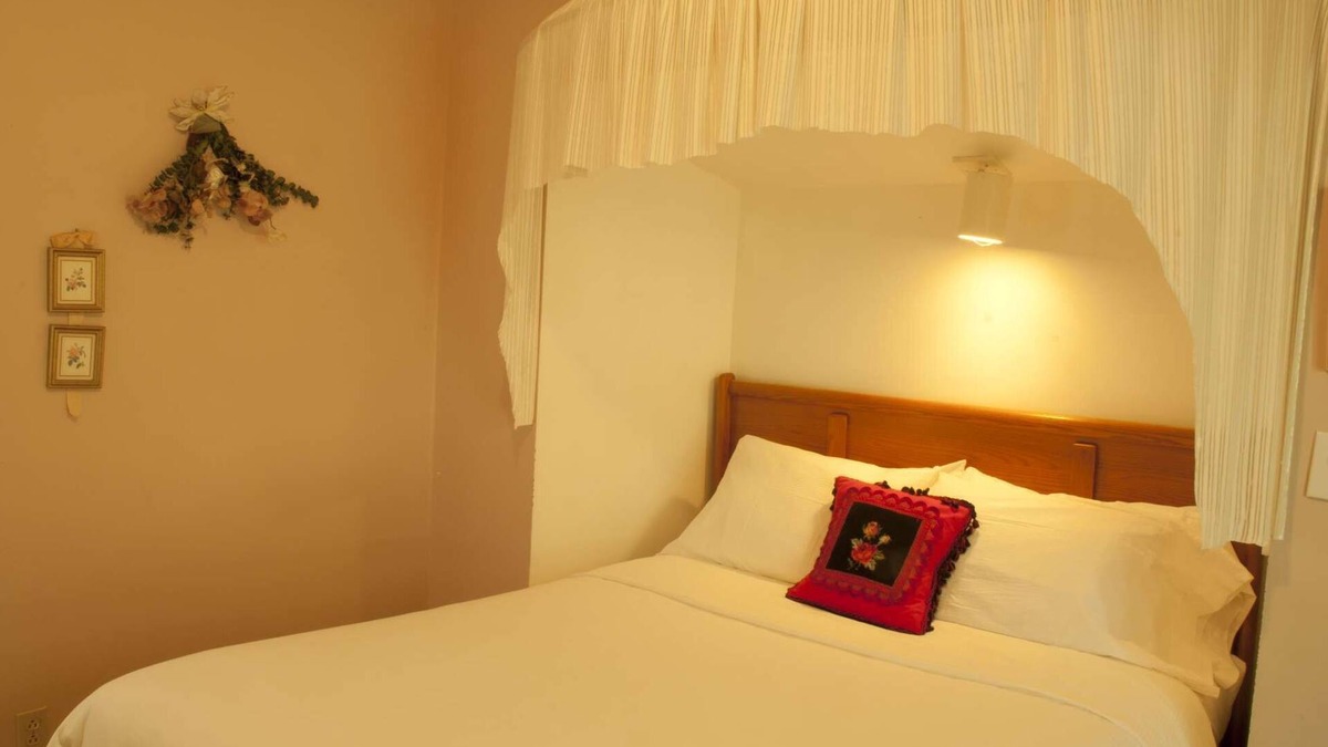 Port Albert House | Room #1 at the Historic Port Albert Inn in beautiful Port Albert, Ontario!