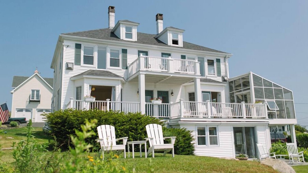 Boothbay Harbor Hotel | Room 14 at Admiral's Quarters Penthouse | Stunning Views + King Bed + Trundle