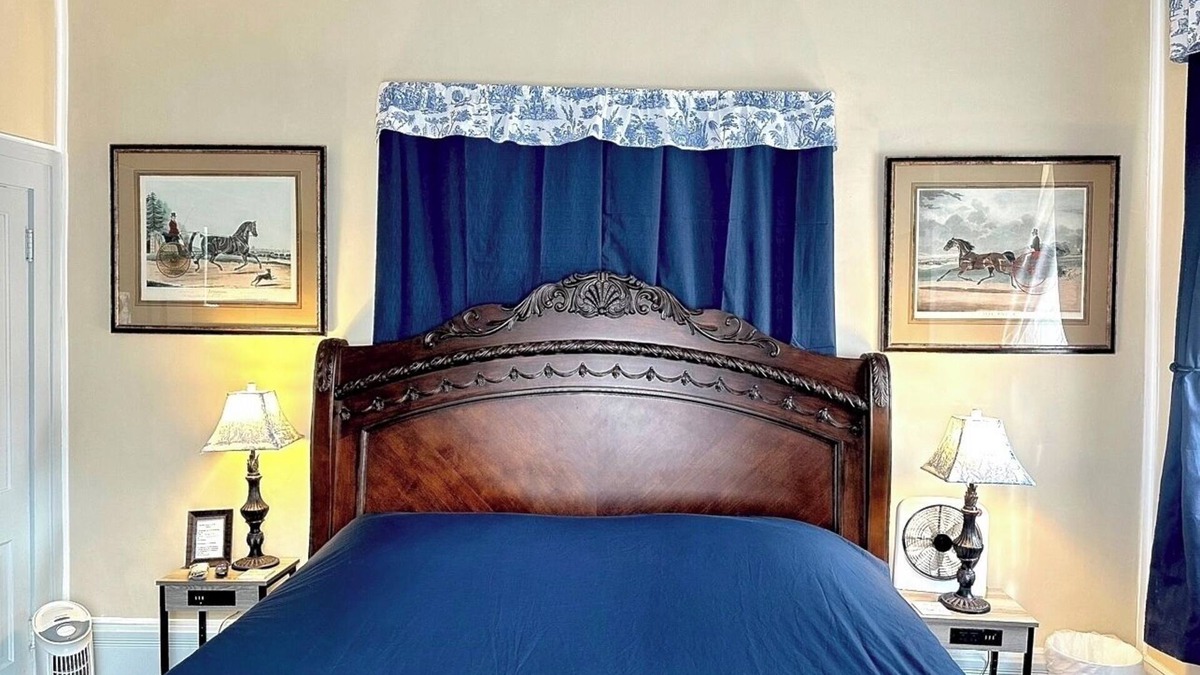Shelbyville Bed & Breakfast | Room 2 King Belmont Inn on 1st floor In room private bathroom Shelbyville, TN