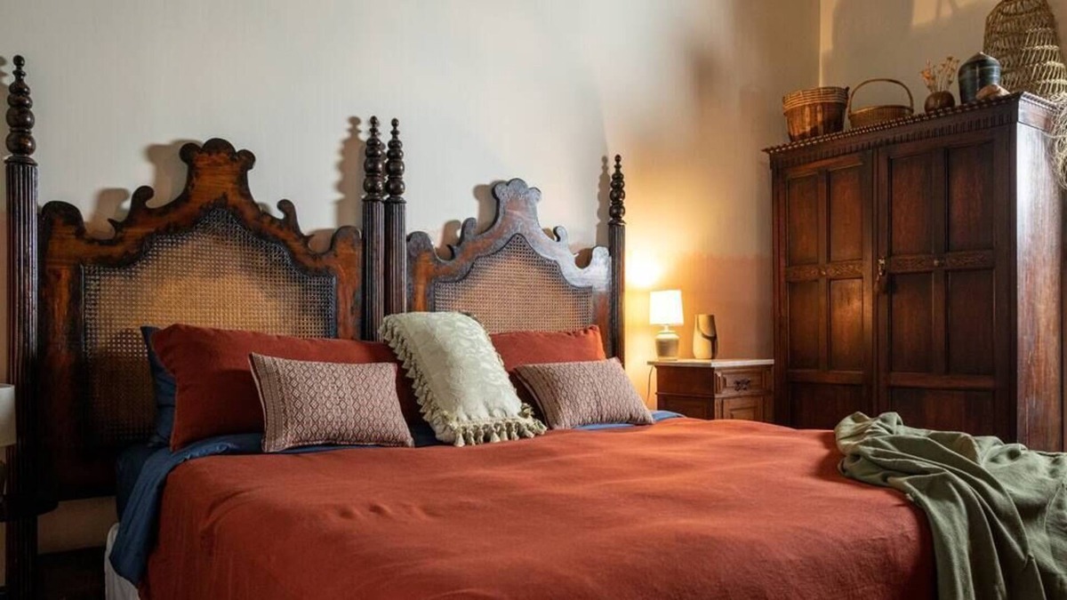 Chester Bed & Breakfast | Room 2 - Rosy's Room - Beard and Lady Inn