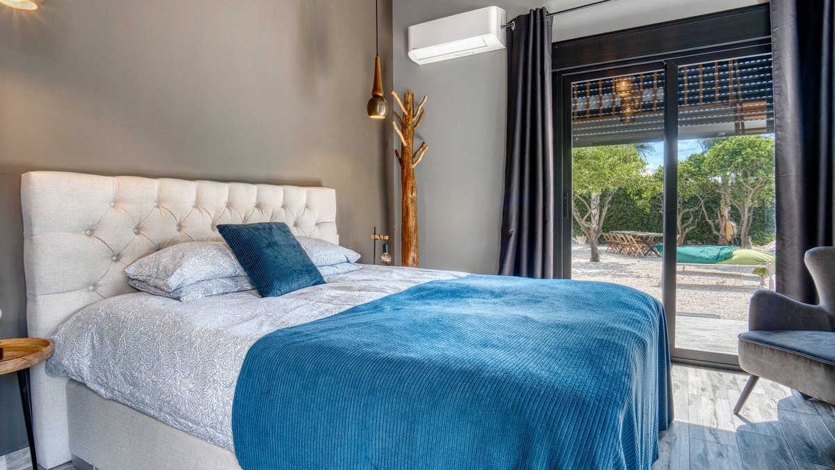 Formentera de Segura Apartment | Room '2' with Mountain View, Wi-Fi and Air Conditioning