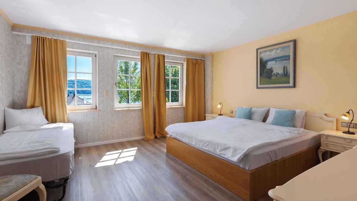 Reichenau Apartment | Room '3-Bett Mit Seeblick' with Lake View, Shared Terrace and Wi-Fi
