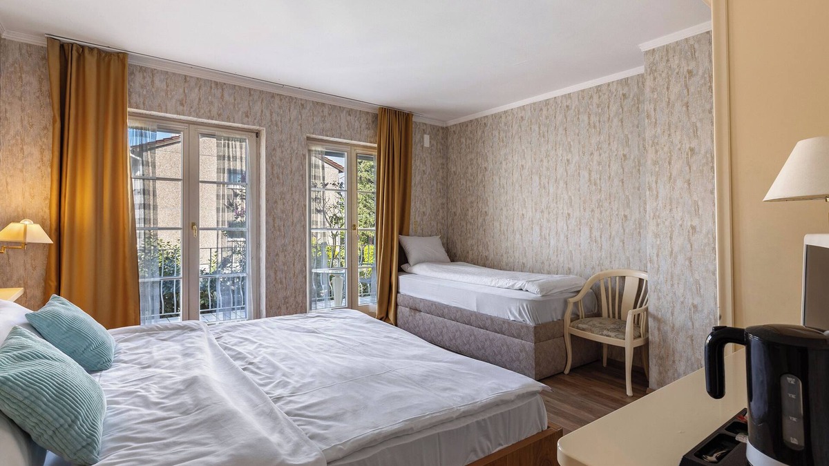 Reichenau Apartment | Room '3-Bett Ohne Seeblick' with Shared Terrace, Balcony and Wi-Fi