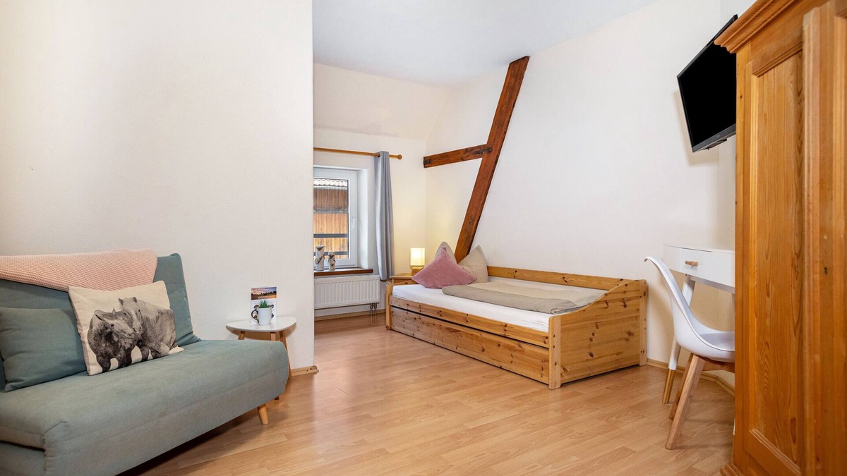 Ravensburg Apartment | Room 3, single room with private bathroom