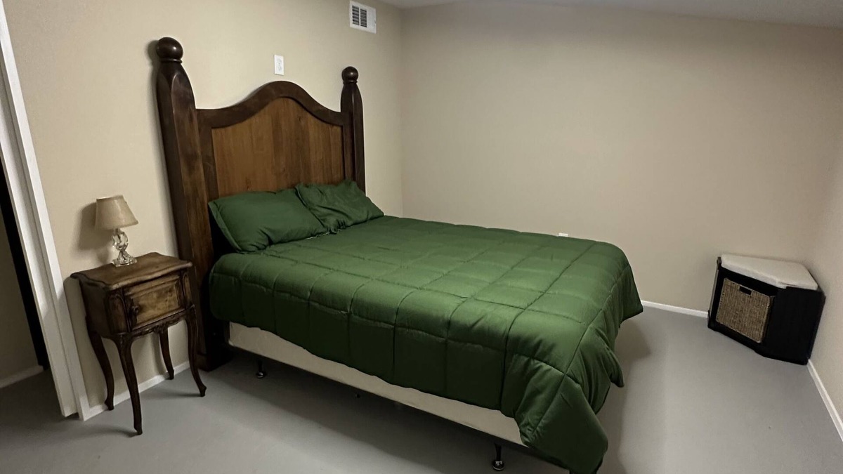 Italy Cabin | Room #3 - sleeps 2 located just 20 mins from the heart of downtown Waxahachie