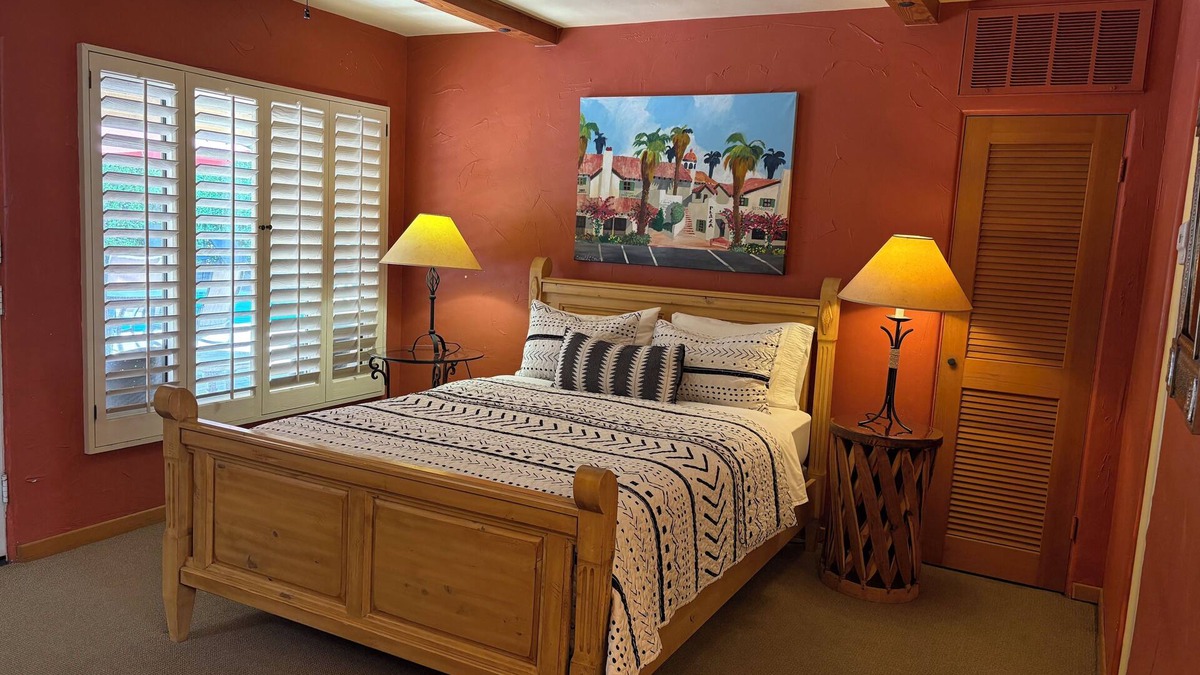 Historic Tennis Club Apartment | Room 4️⃣- a beautiful studio in boutique hotel, a few steps from Downtown PS 🌺