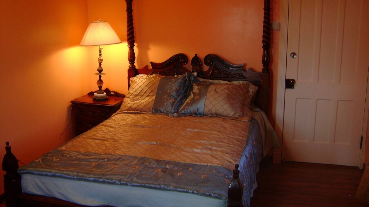 Fort Plain Bed & Breakfast | Room #7 We are only 30 min. away from "BASEBALL HALL OF FAME" in Coopers Town .