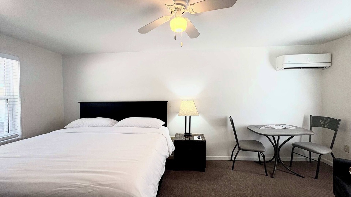Indian River House | Room 8 at Inland Lakes Motel, Indian River, MI