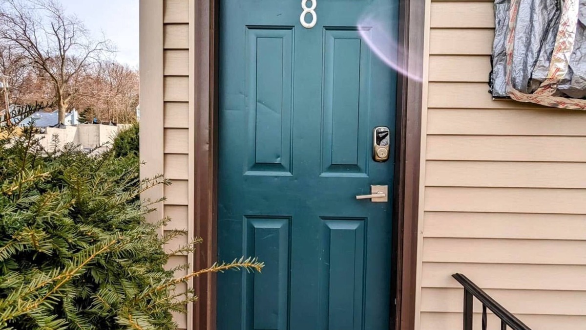 Lewiston Apartment | Room 8 - Riverside Motel - 1 Queen, 1 Twin (Single)