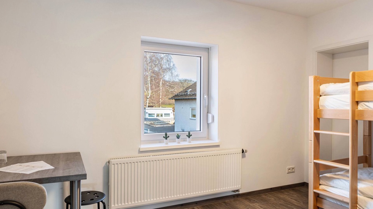 Rotenburg an der Fulda Apartment | Room '8' with Shared Garden and Wi-Fi