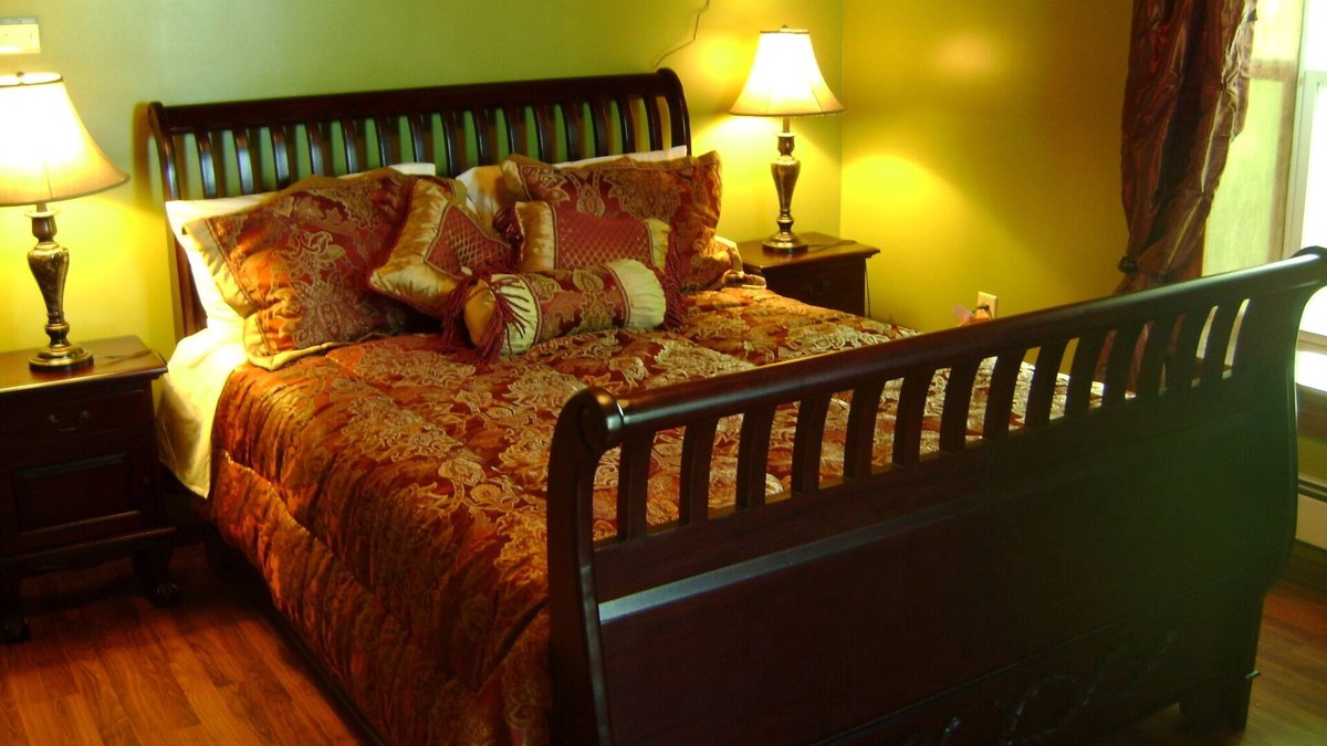 Fort Plain Bed & Breakfast | Room #8 We are only 30 min. away from "BASEBALL HALL OF FAME" in Coopers Town .