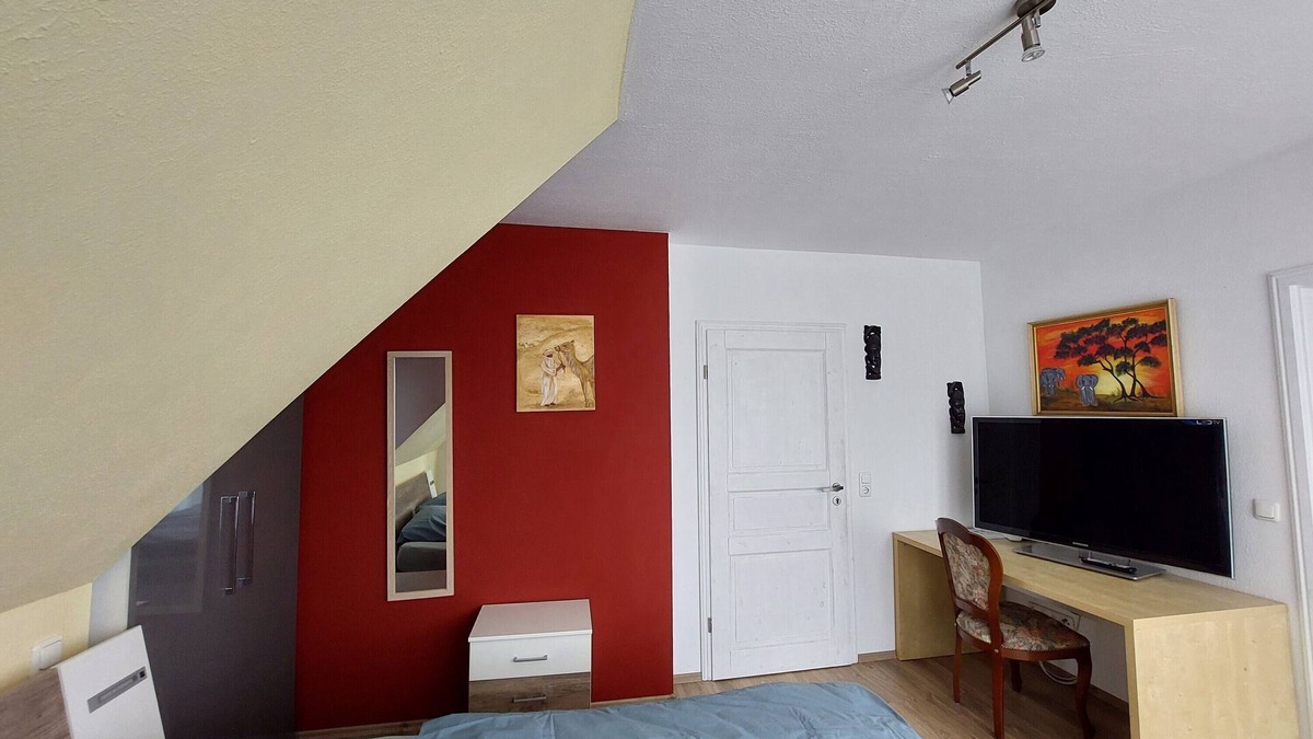 Birstein Apartment | Room 'Afrika' with Shared Terrace and Wi-Fi
