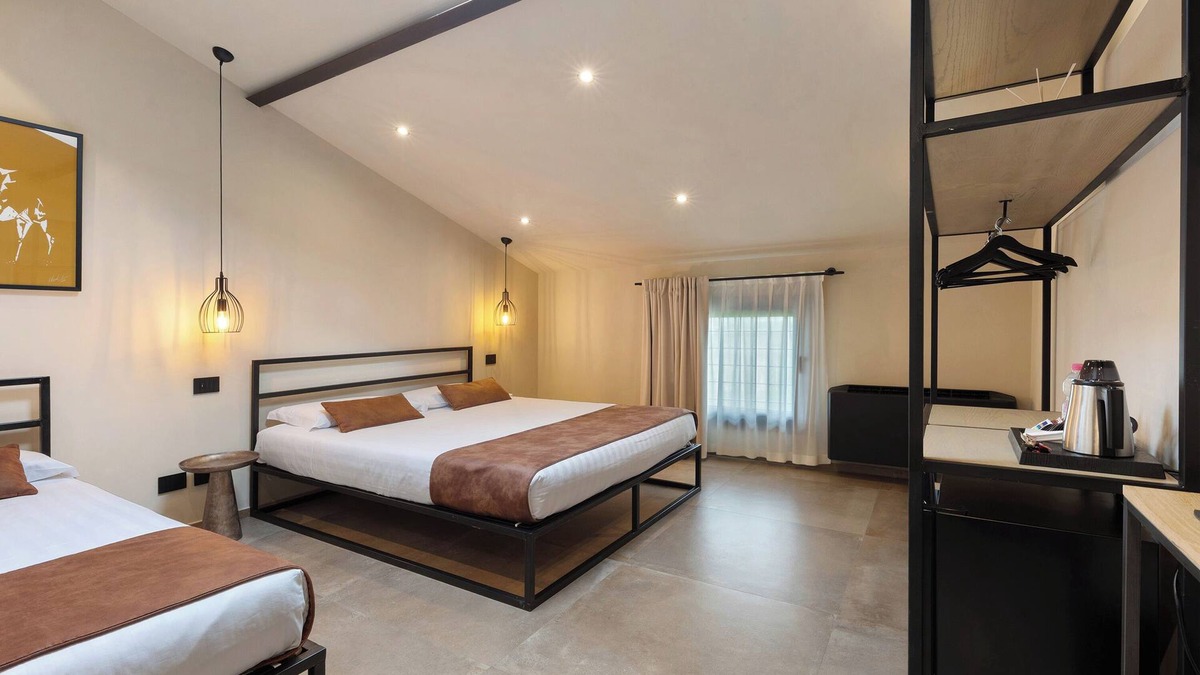Sona Apartment | Room 'Agr Casa Pezzo Camera Tripla 2' with Shared Pool, Wi-Fi and Air Conditioning