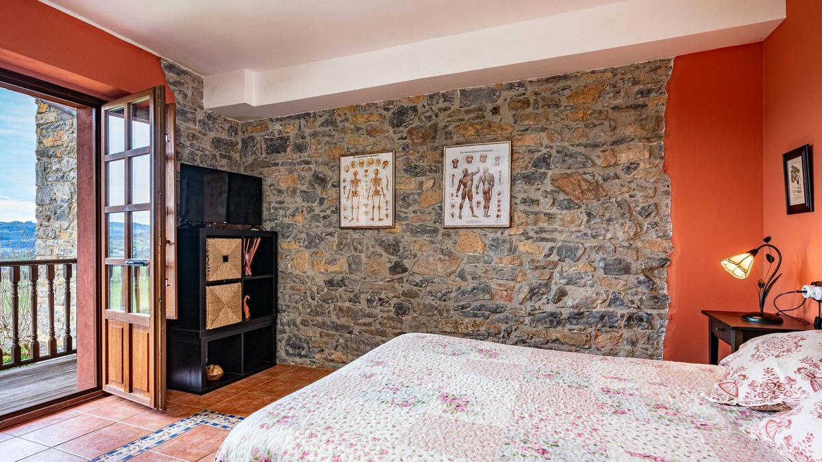 Tornon Apartment | Room 'Biología' with Mountain View, Shared Terrace and Wi-Fi