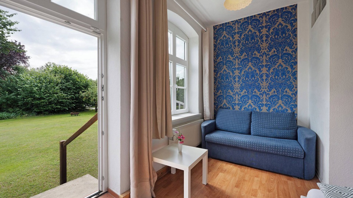 Schlagsdorf Apartment | Room 'Blaues Zimmer' with Shared Garden and Wi-Fi