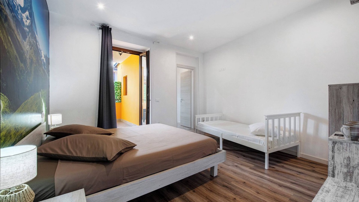 Gavardo Apartment | Room 'Camera Mountain' with Mountain View, Private Terrace and Wi-Fi