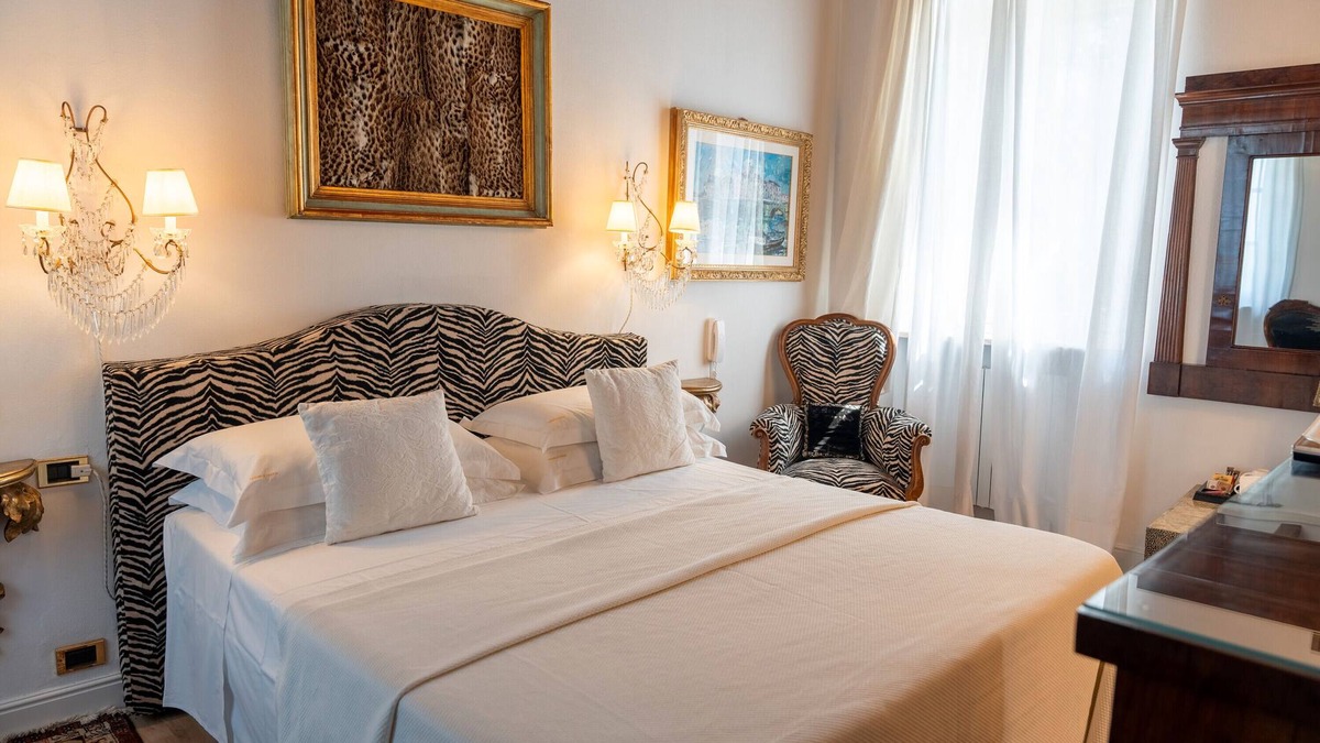 Sommacampagna Apartment | Room 'Casino Di Caccia 2' with Shared Pool, Wi-Fi and Air Conditioning
