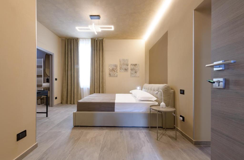 Parma City Centre Apartment | Room Don Alfonso Luxury