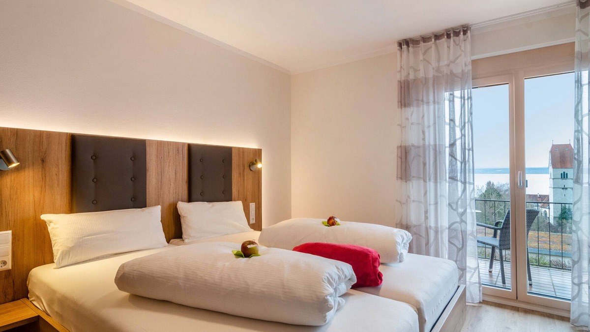 Hagnau Apartment | Room 'Doppelzimmer Mit Balkon' with Lake View, Balcony and Wi-Fi