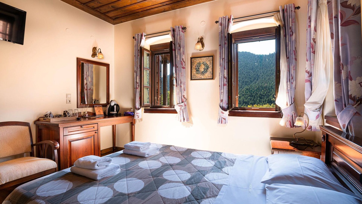 Potamia Apartment | Room 'Double -Morea' with Mountain View, Private Terrace and Wi-Fi