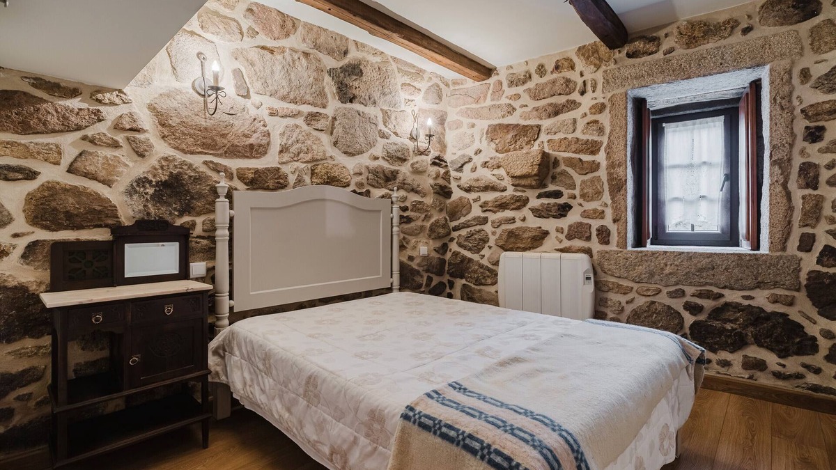 Montalegre Apartment | Room 'Duplo - 1' with Shared Terrace and Wi-Fi