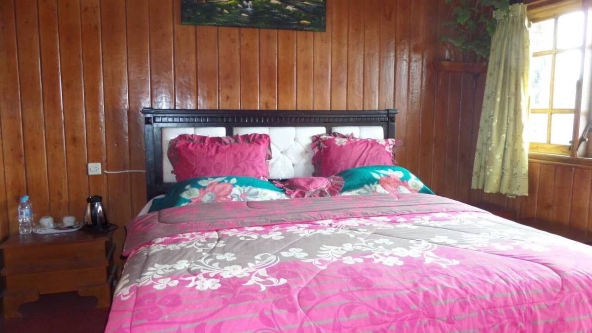 Tengger Caldera Bed & Breakfast | Room for sleep of 3 person at Cemara Lawang