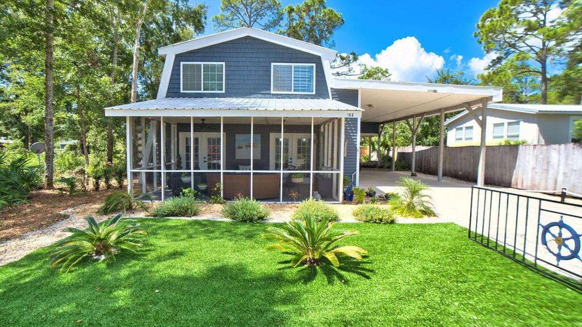 Apalachicola Apartment | Room for your boat too and it’s covered full water filtration system too