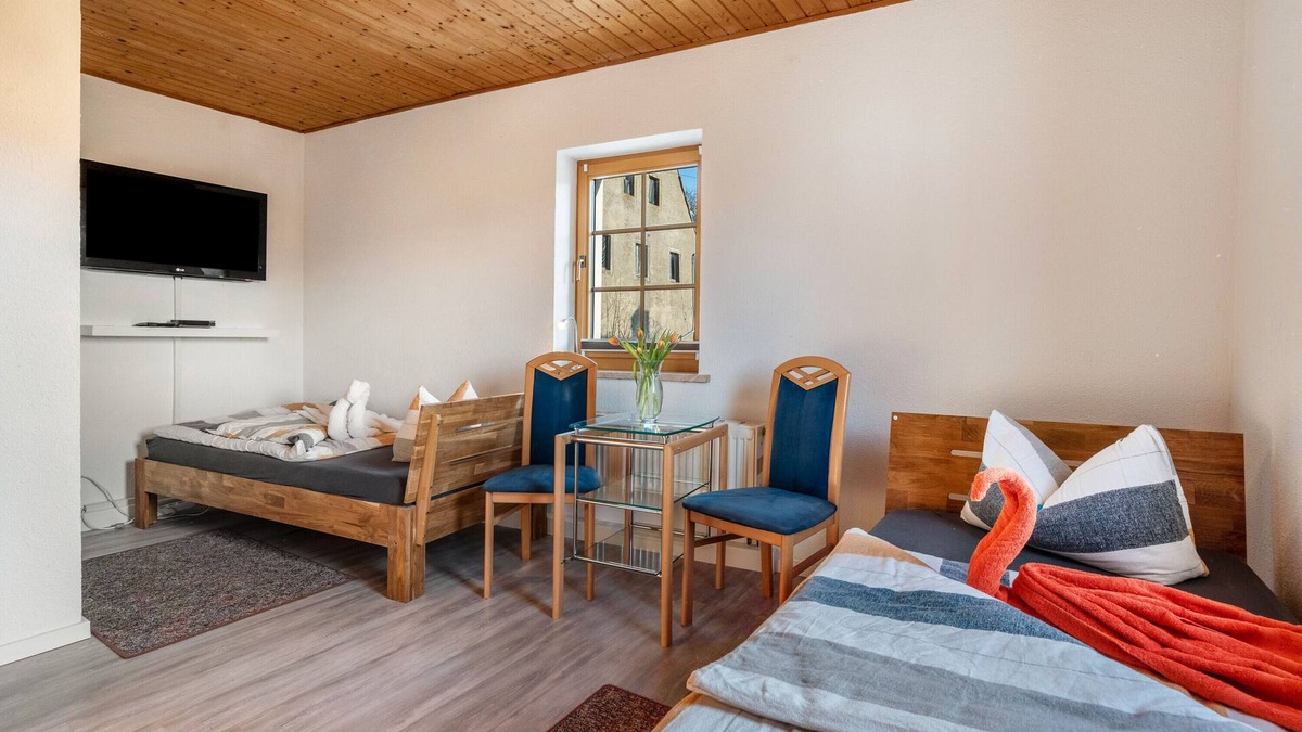 Triebischtal Apartment | Room 'Gästezimmer 1' with Shared Terrace, Shared Garden and Wi-Fi