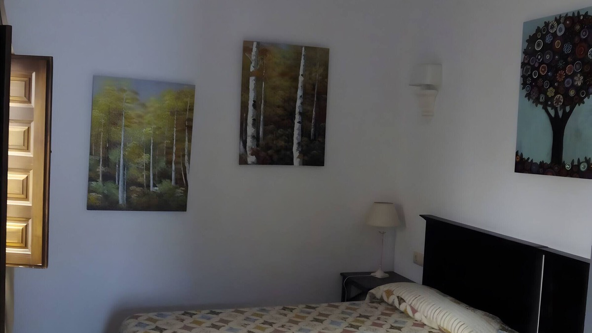 Villarrubia de Santiago Apartment | Room 'Habitación 7' with Private Garden, Wi-Fi and Air Conditioning