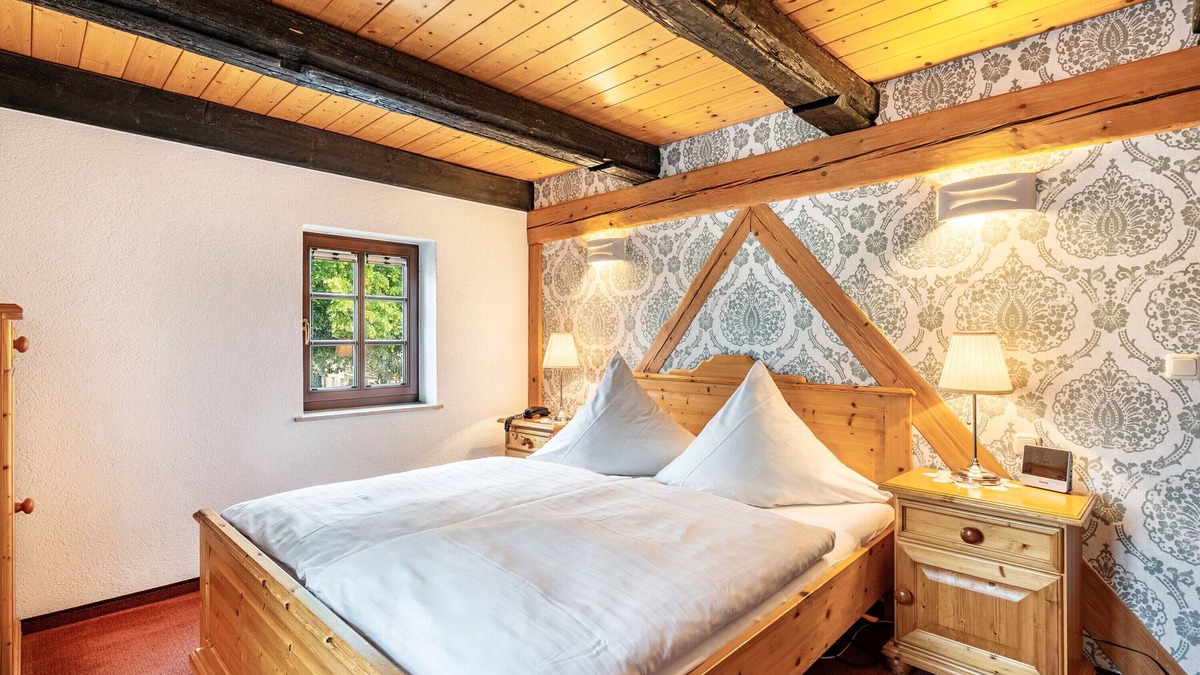 Soernewitz Apartment | Room 'Im Weinrestaurant 2' with Shared Garden and Wi-Fi