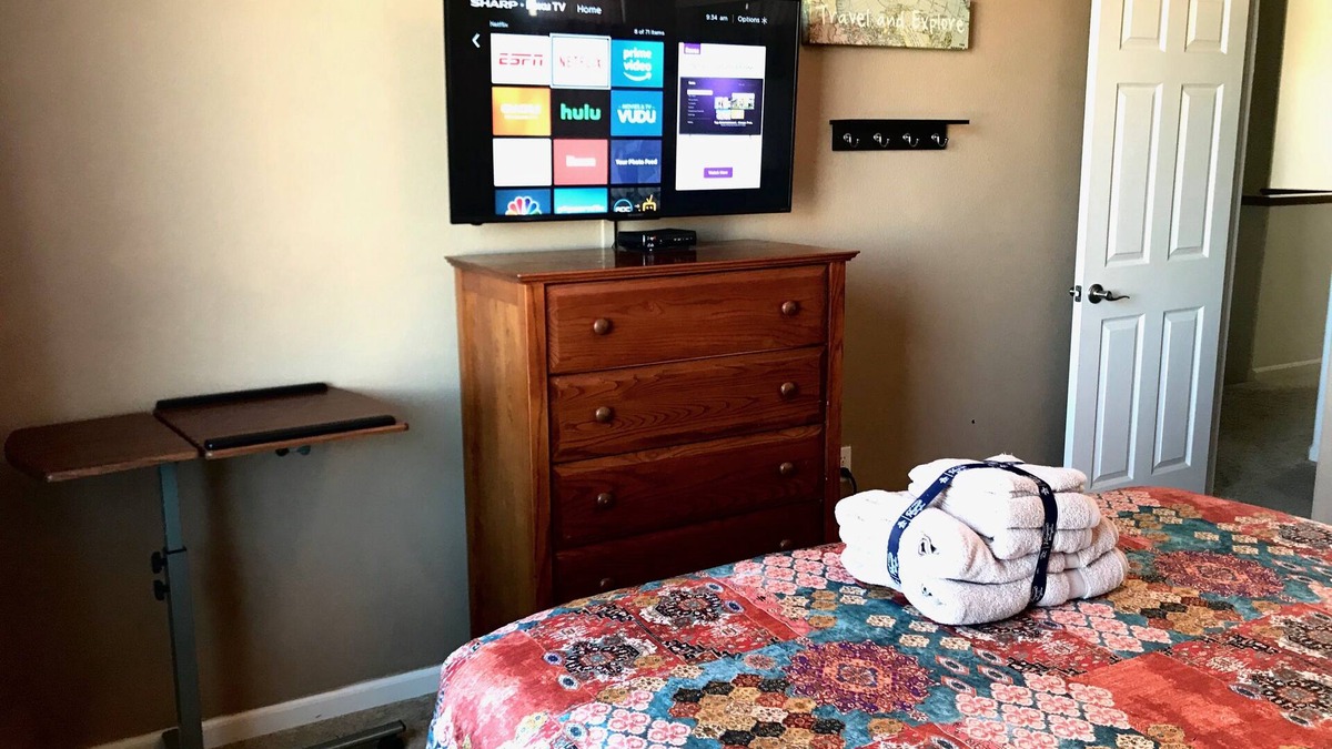 Gilroy House | Room in a nice neighborhood
