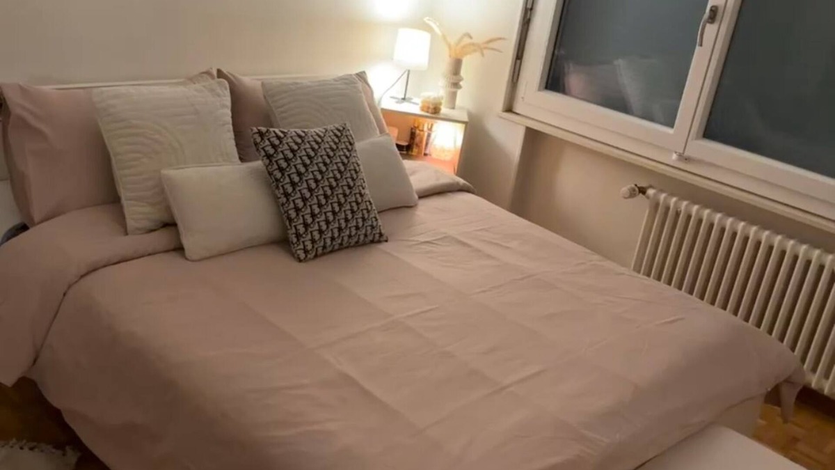 Epalinges Bed & Breakfast | Room in a shared apartment in Epalinges