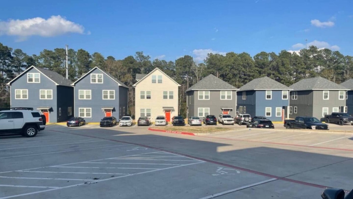 Huntsville Cottage | Room in a shared cottage near University Plaza Shopping Center