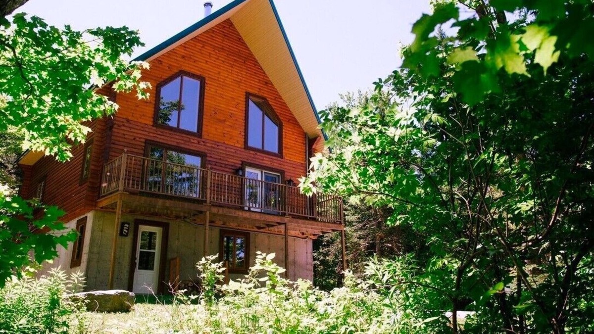Saint-Paul-de-Montminy Apartment | Room in the middle of nature on the mountainside
