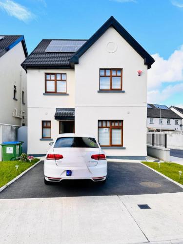 Limerick House | Room in Limerick with King bed -Home stay