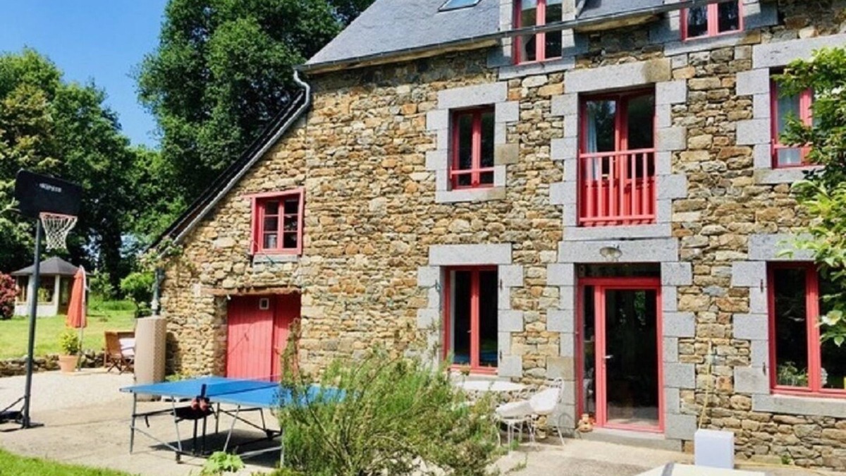 Pleudihen-sur-Rance House | Room in longère, Bath room, Breakfast