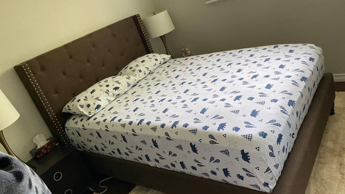 London House | Room in London, ON