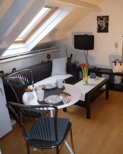 Oss House | Room in Oss