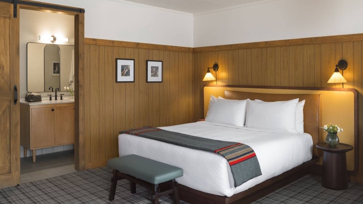 Jackson Hotel | Room in Rustic Lodge w/All-Season Pool, Ideal for Couples in Jackson Hole