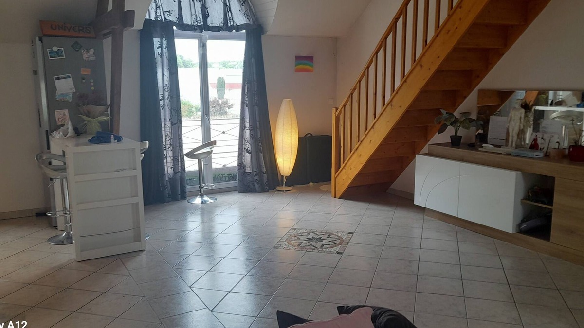 Auxerre House | Room in spacious house