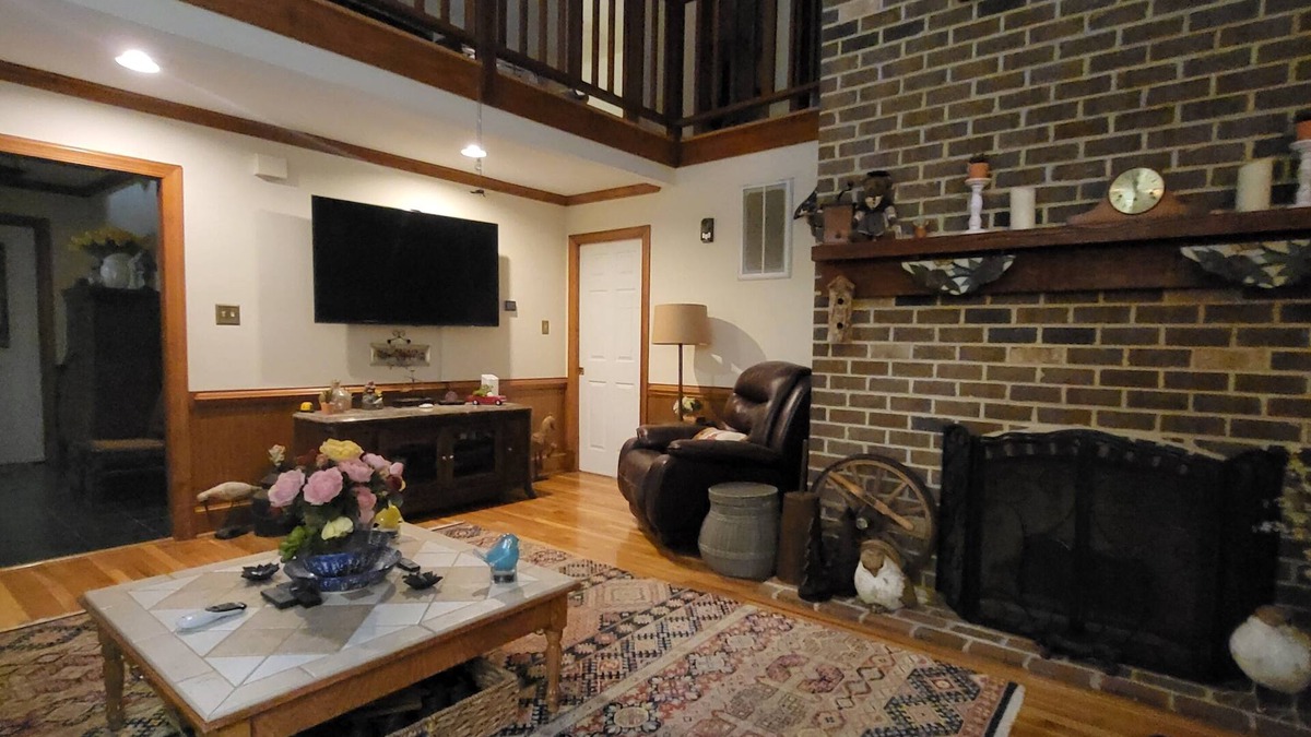 Petersburg House | Room in the Country.