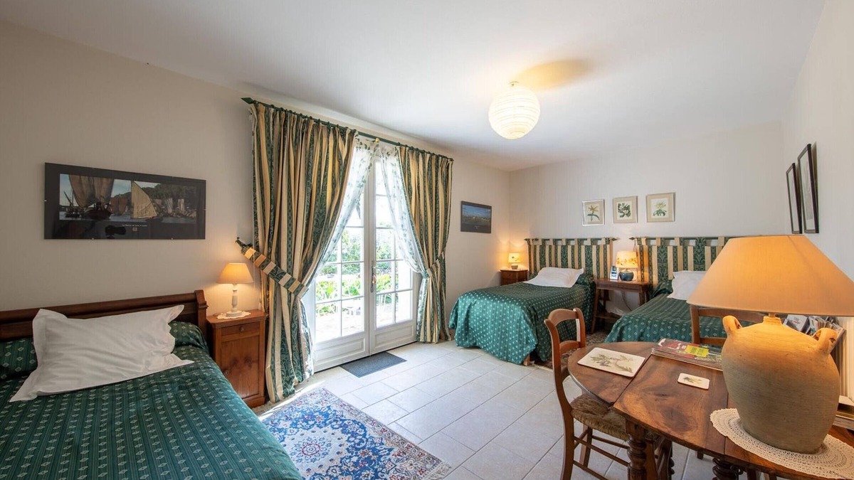 Saint-Benoit-sur-Loire Bed & Breakfast | Room La Loire - Disabled Access, WiFi, Pets Allowed
