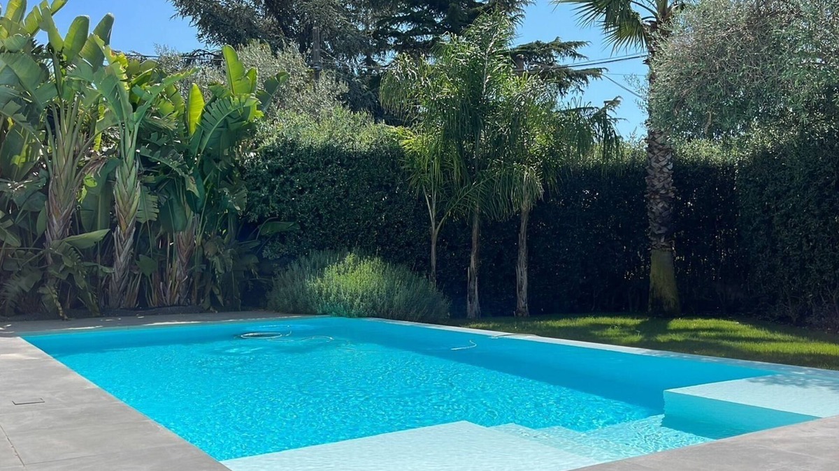 San Giovanni la Punta House | Room 'La Mora' with Shared Pool, Wi-Fi and Air Conditioning